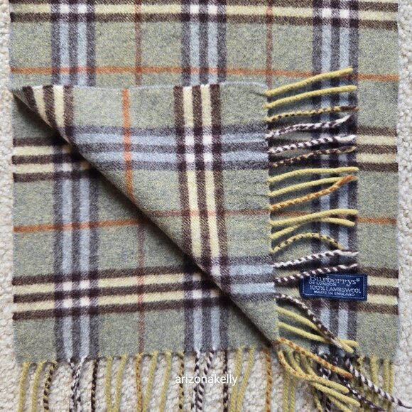 PERFECT! Vintage Burberry Wool Plaid Scarf - Picture 3 of 17